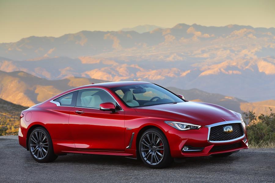  Infiniti Q60 Red Sport 400 AWD 2016 года  (фото 9 из 42)